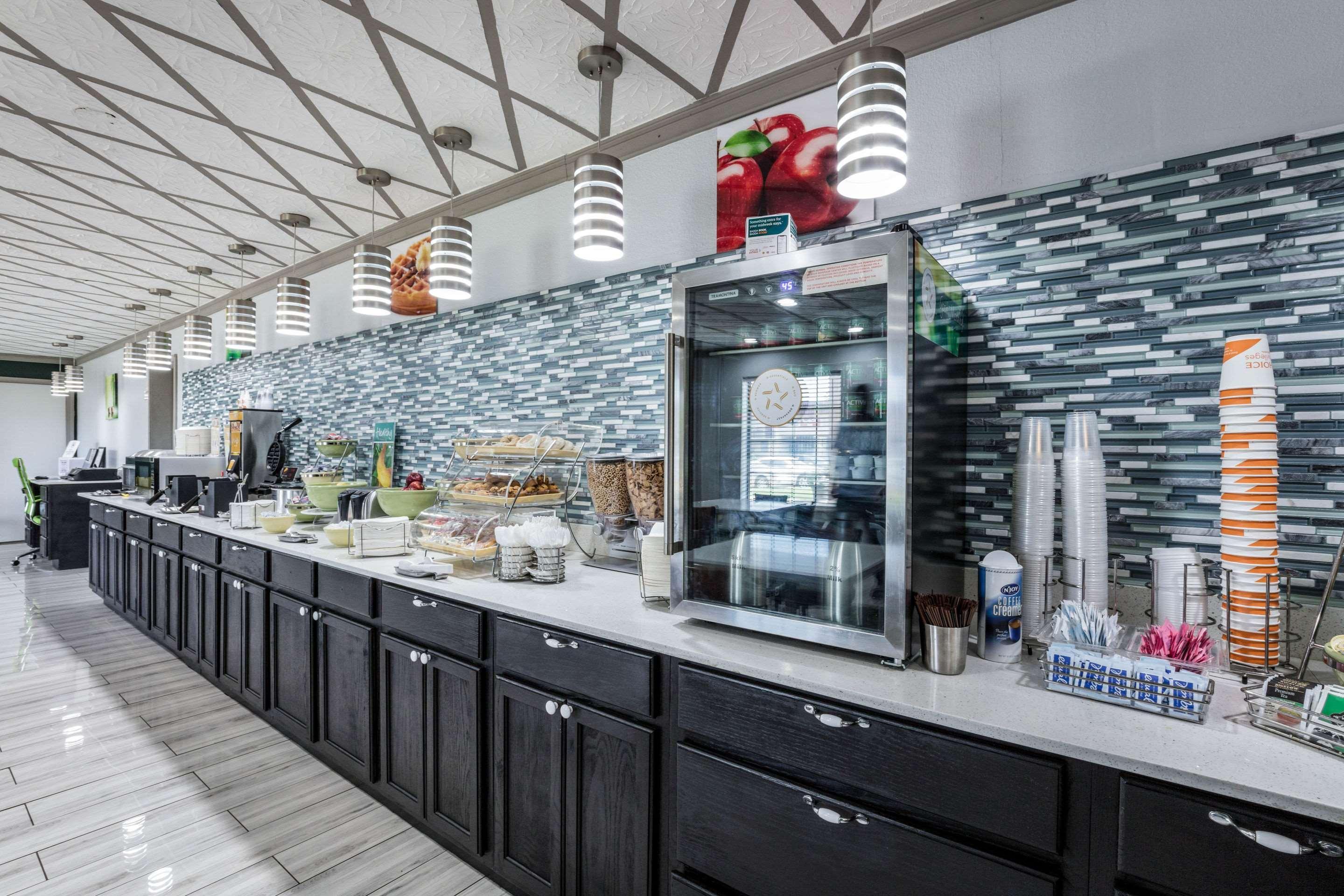 Quality Inn Forrest City I-40 Экстерьер фото