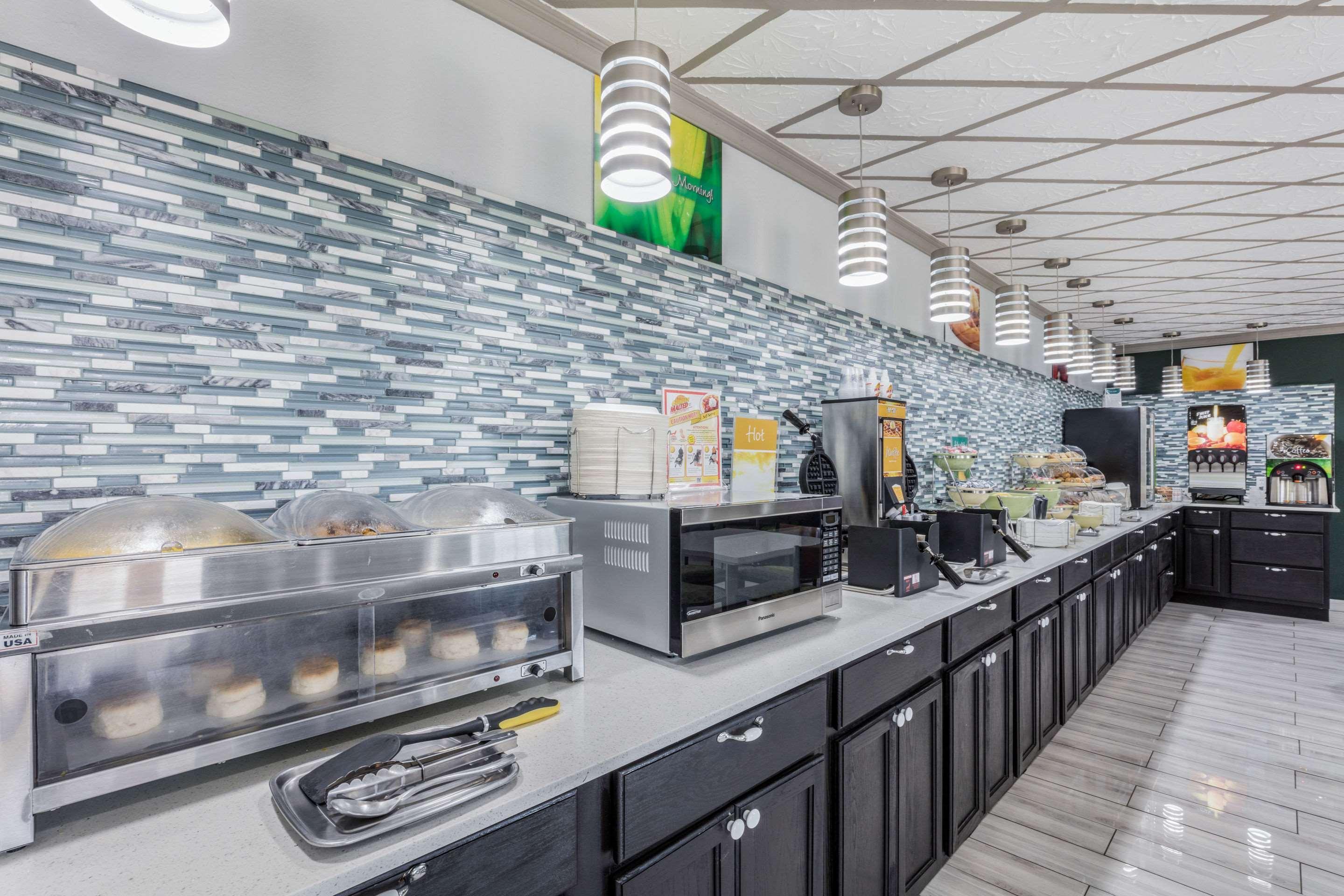 Quality Inn Forrest City I-40 Экстерьер фото