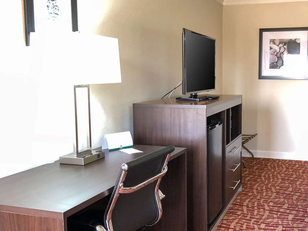 Quality Inn Forrest City I-40 Номер фото